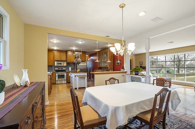 Building Photo - 71 Bemis Rd