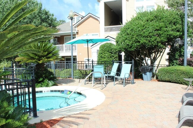 Building Photo - 2801 Chancellorsville Dr