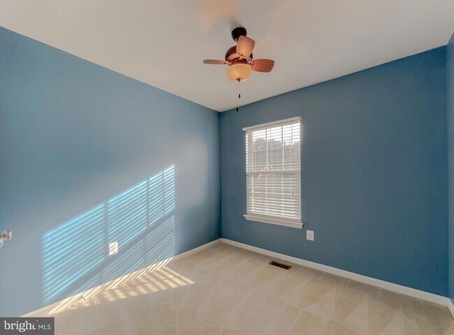 Building Photo - 45571 Catalina Ln