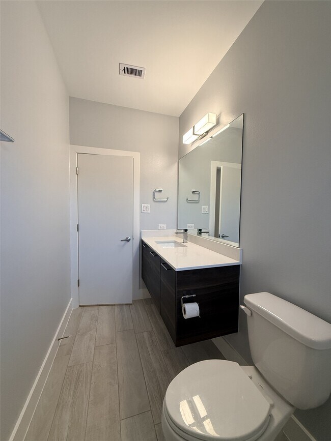 Building Photo - 4618 Nichols St