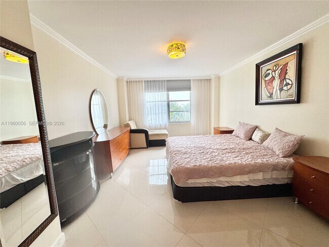 Building Photo - 230 174th St