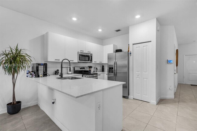 Building Photo - 12586 NW 22nd Pl