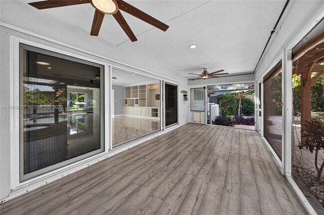 Building Photo - 2801 Coral Shores Dr