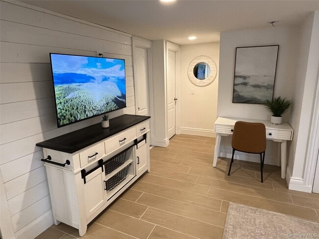 Building Photo - 120 Mitchell Ave