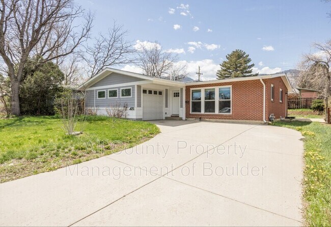 Building Photo - 425 S 40th St