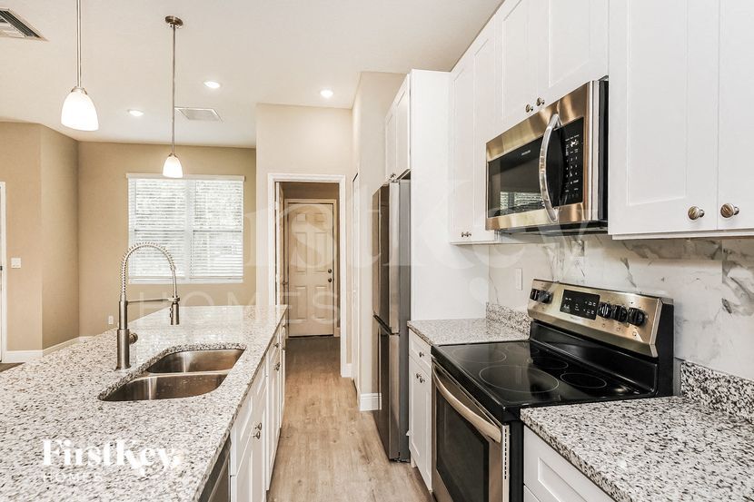 Building Photo - 674 Tobias St