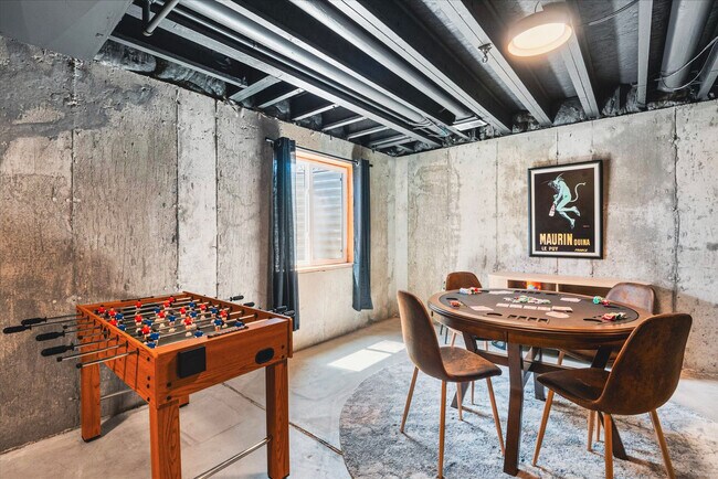 Building Photo - 344 Cajetan St