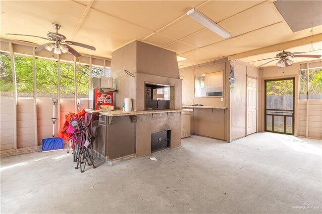 Building Photo - 2216 Llano Grande Ln