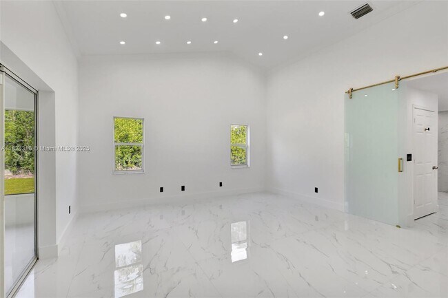 Building Photo - 17084 33rd Rd N