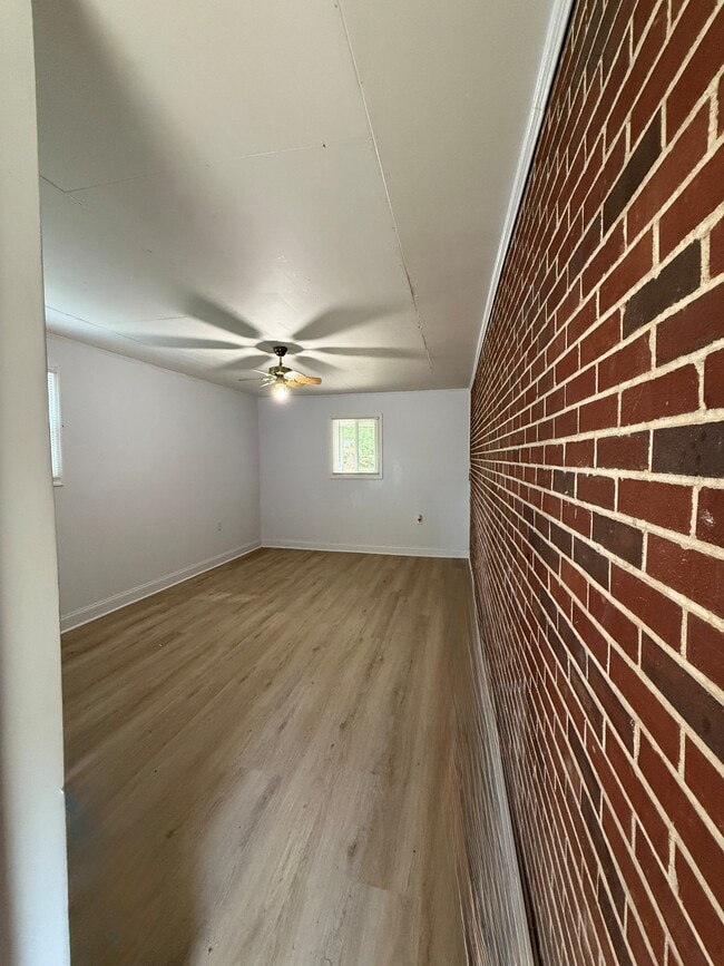 Building Photo - 2210 Fields Ave