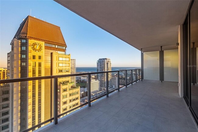 Building Photo - 275 1st Ave S