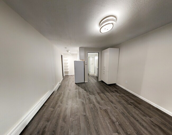 Building Photo - 501/503