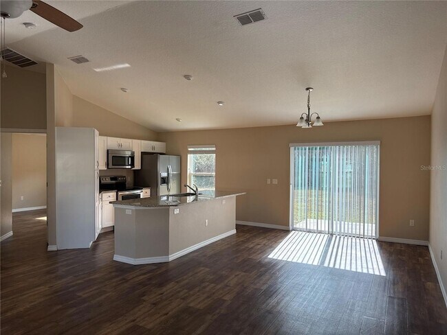 Building Photo - 4000 SW 139th St Rd