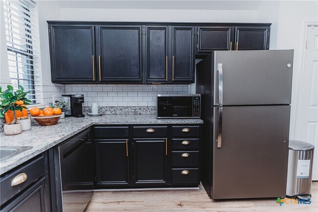 Building Photo - 2314 Skipcha Dr