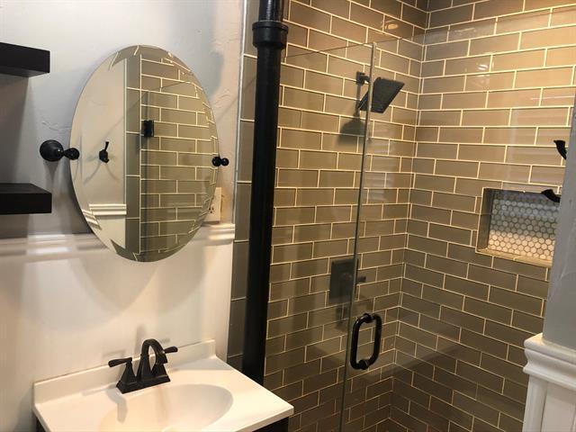 Building Photo - 4332 Calmont Ave