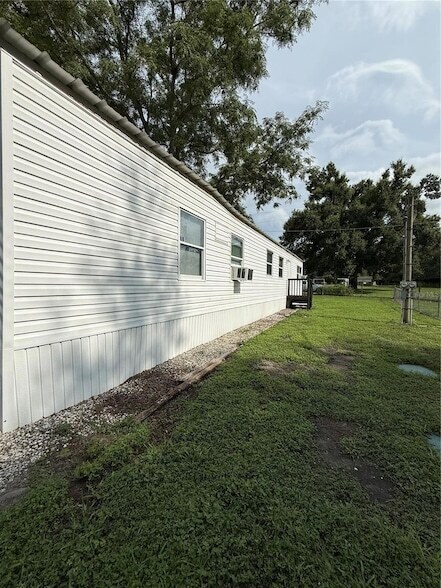 Building Photo - 37412 Carringer Rd