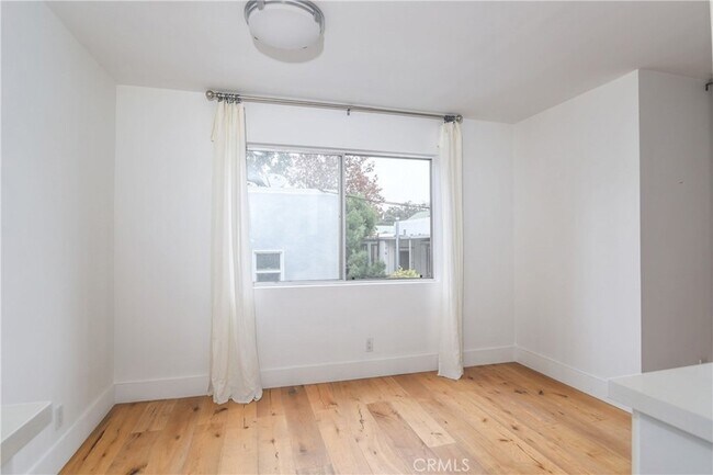 Building Photo - 811 6th St