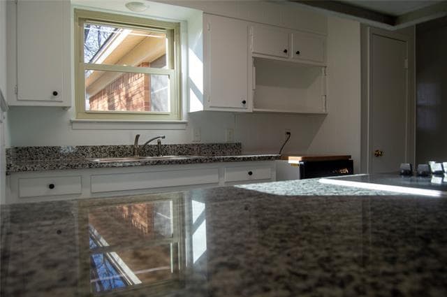 Building Photo - 1938 Spring Dr