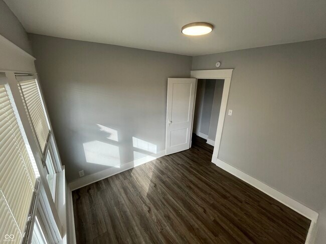 Building Photo - 129 W Hendricks St