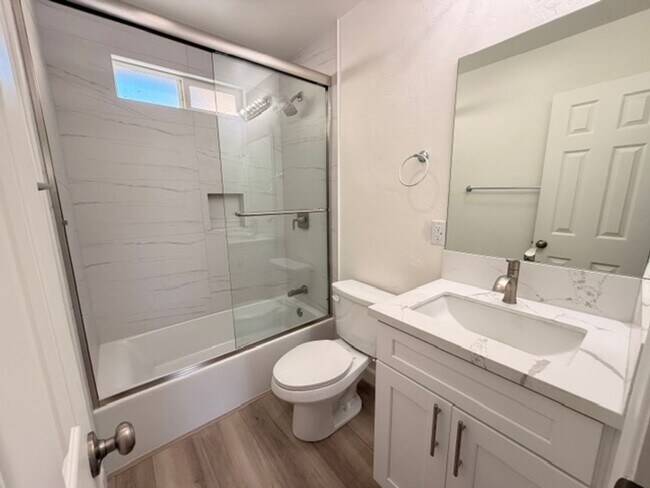 Building Photo - 2427-2427 Gatling Ct