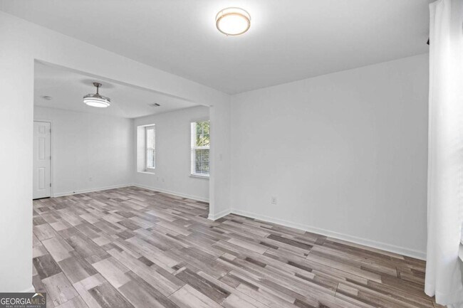 Building Photo - 4228 Laurel Creek Ct SE