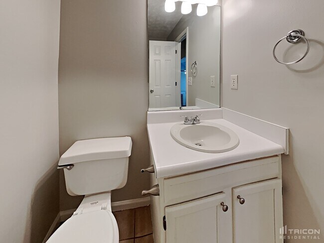 Building Photo - 102 Thornwood Dr
