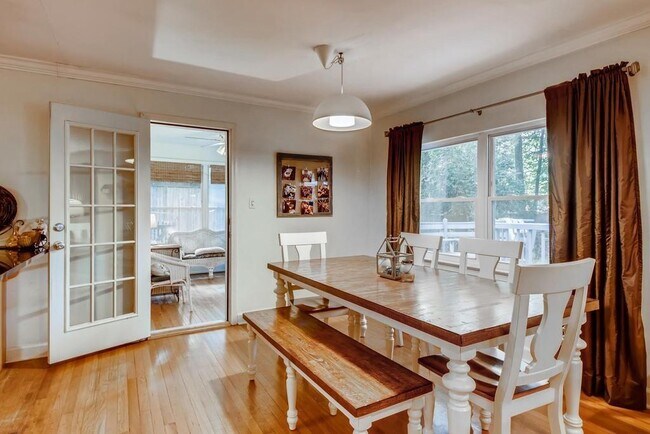 Building Photo - 2050 Sylvania Dr