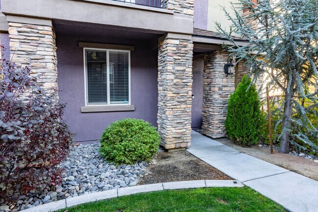 Building Photo - Great Townhome For Rent!