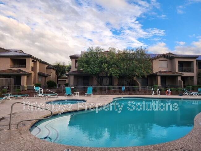 Building Photo - 705 W Queen Creek Rd