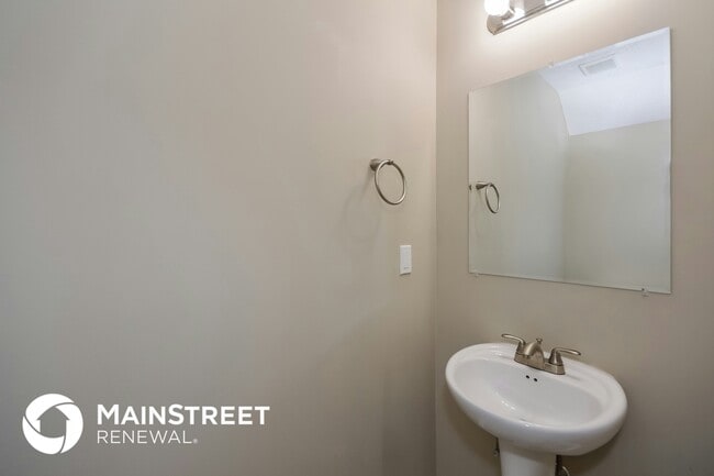 Building Photo - 7641 Garnet Dr