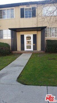 Building Photo - 4121 Santo Tomas Dr