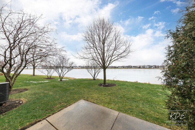 Building Photo - 651 Hawley Dr