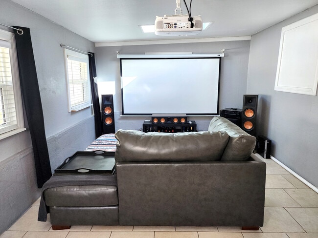 Building Photo - 6049 45th Ave N