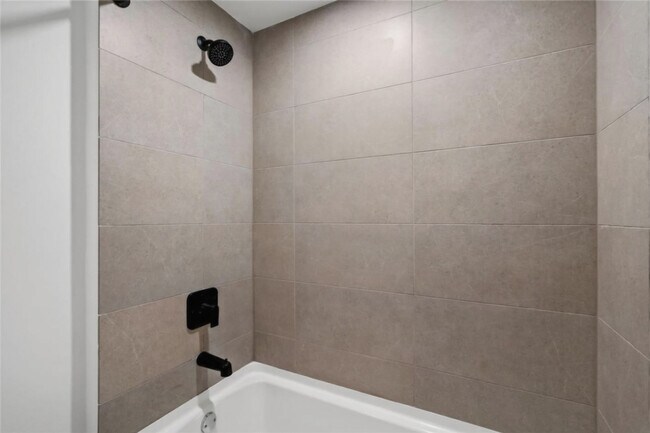 Building Photo - 225 N Miami Ave