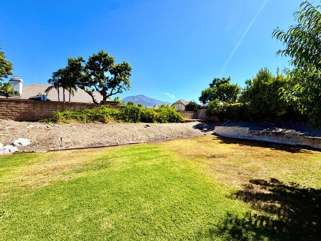 Building Photo - Welcome Home to Prestigious North Upland Living