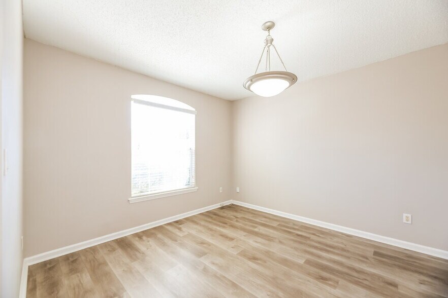 Building Photo - 10974 Darlington Oak Ct