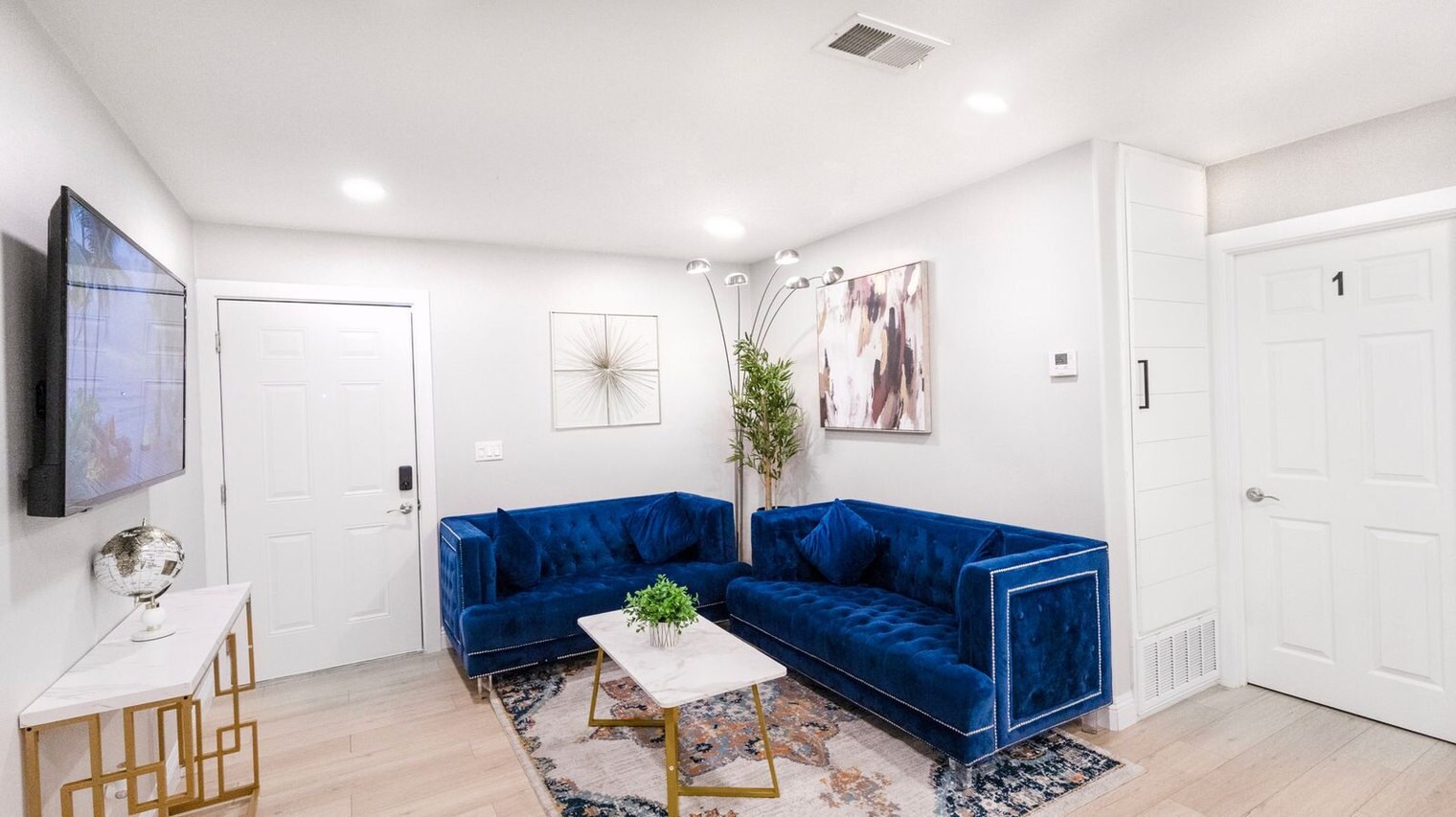 Building Photo - 8356 Adams St