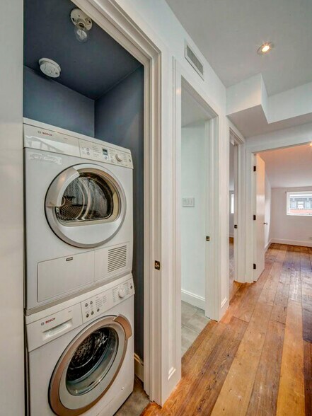 Washer/Dryer - 607 Hancock St