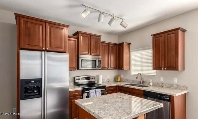 Building Photo - 2401 E Rio Salado Pkwy