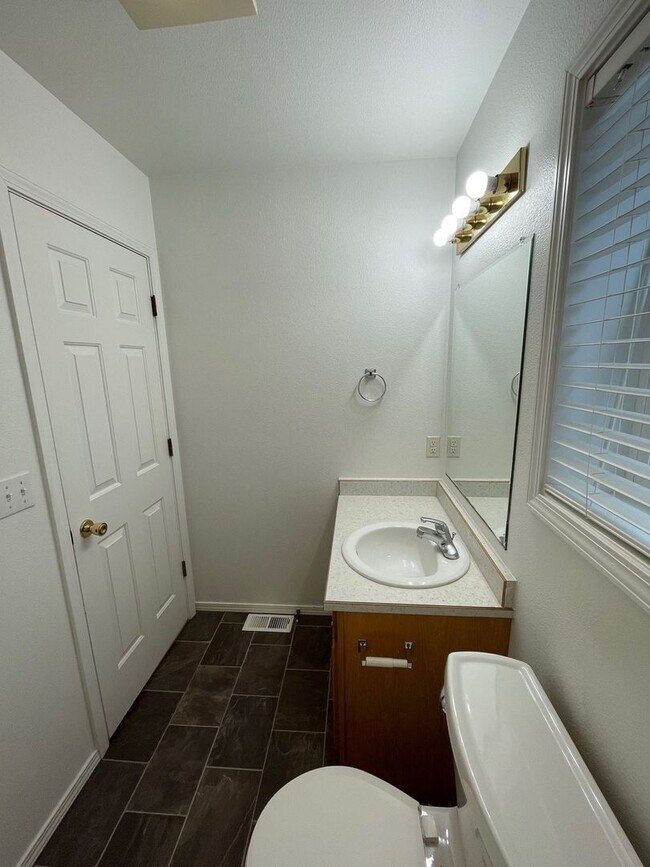 Building Photo - 3 Bedroom, 2.5 Bath Single Family Home