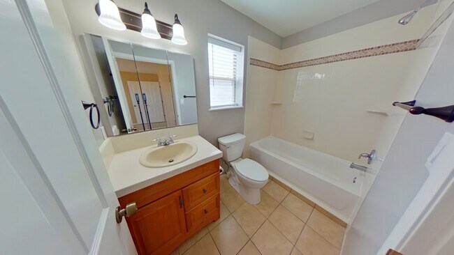 Building Photo - 1337 Lil Ave NE