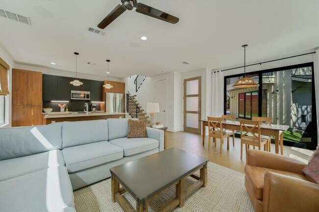 Building Photo - 907 Redd St