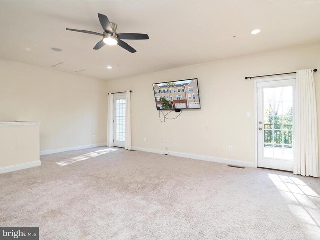 Building Photo - 1221 Orchid Rd