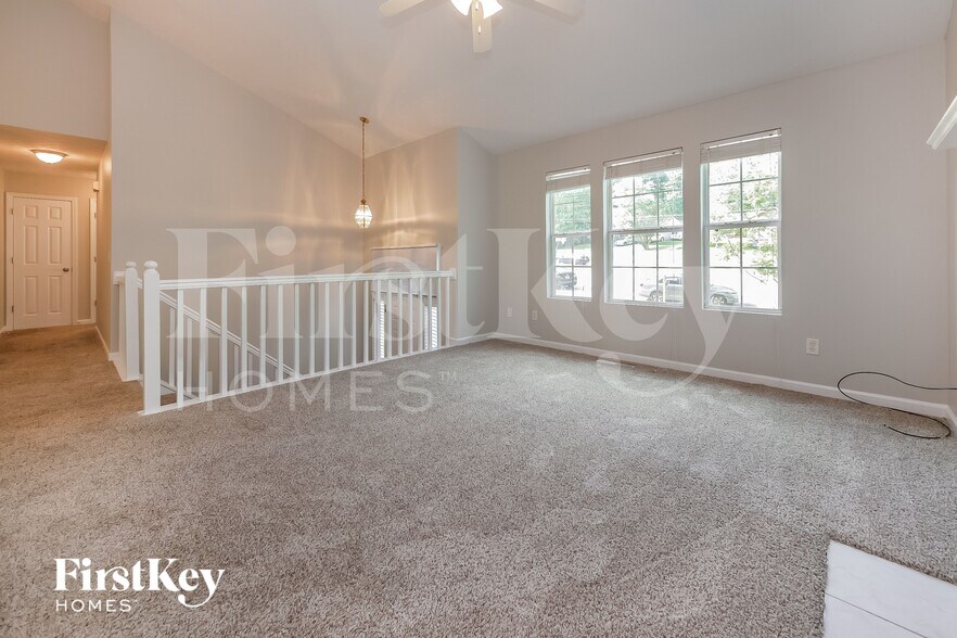 Building Photo - 240 Greensprings Dr