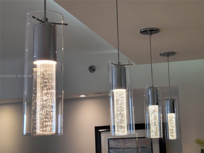 Building Photo - 1830 S Ocean Dr