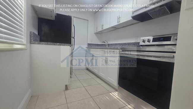 Interior Photo - 5819 Polk St