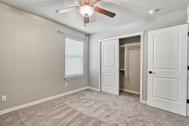 Building Photo - 7896 Enchanted Path Dr