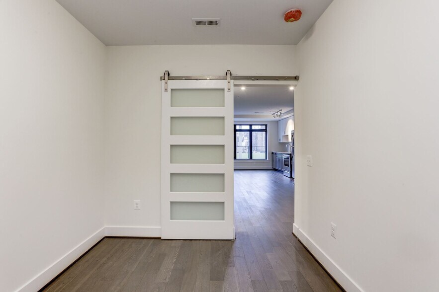 Building Photo - 1521 17th St NW