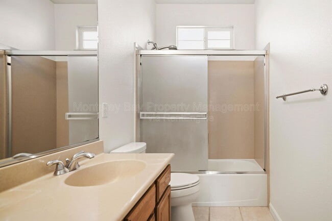 Building Photo - 4725 Sea Ridge Ct