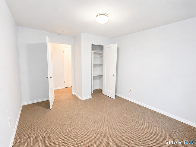 Building Photo - 29G Clarmore Dr